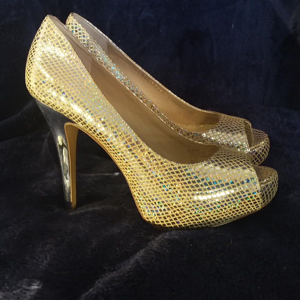 NWT INC International Concepts Holographic gold 5.5" Heals